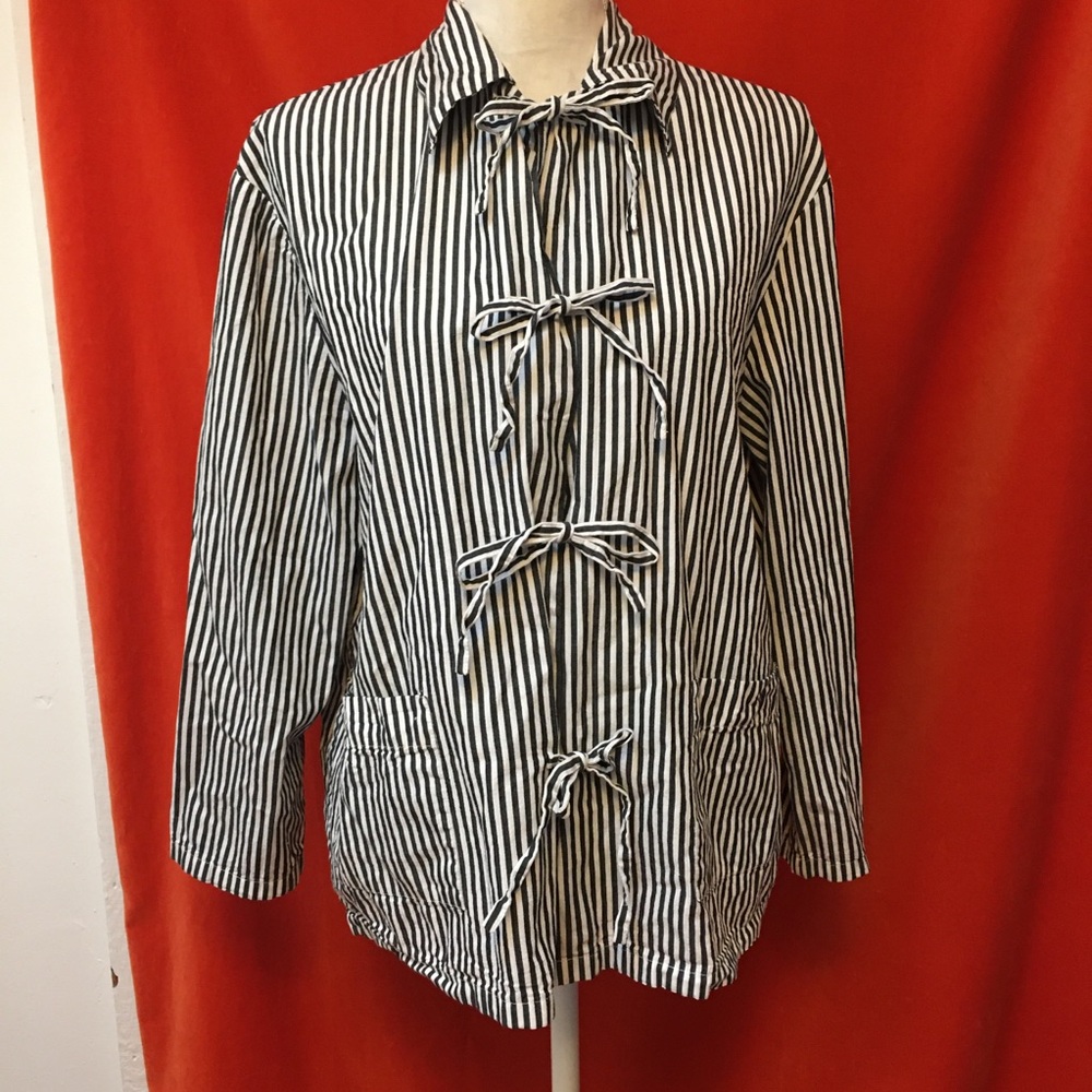 Sleeper tie front pajama top or blouse b/w stripe size m